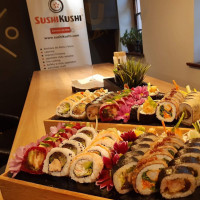 Sushi Kushi inside