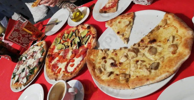 Pizzeria Centurion food