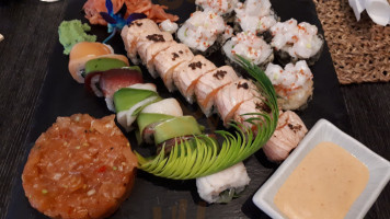 Yana Sushi food