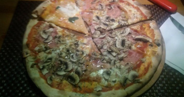 Pizzeria Sapori Divini Gliwice food