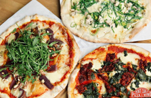 Monte Carlo Pizza I Wino food