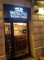 Besuto Sushi food