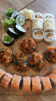 Sushi Smaki food