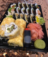 Zori Sushi food