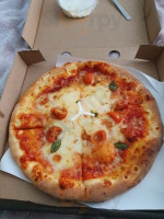 Pizza Dominium food