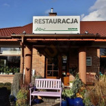 Restauracia Kapias Na zewnątrz