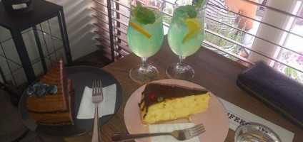 Modna Cafe Nourriture