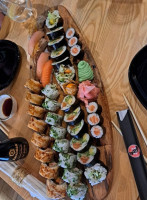 Yana Sushi food