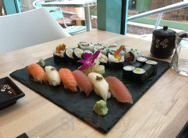 Umami Sushi food