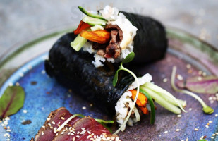 Handroll food