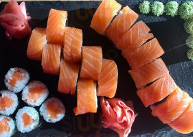 Sushi Lovers food