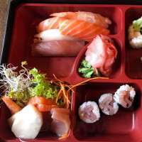 Hana Sushi Zlote Tarasy food