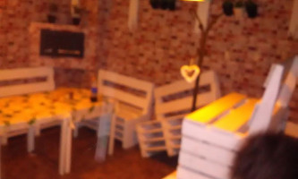 Pub Retro Pizzeria Dentro