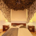 Adria À l'intérieur