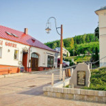 Cafe Latarenka Przedsiebiorstwo Wielobranzowe Martyna Wojcieszynska Na zewnątrz
