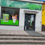 Żabka Na zewnątrz