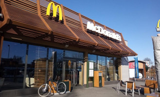 Mcdonald's outside