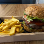 Petteroma Nourriture