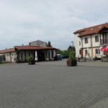 Zajazd Na Towarowej Na zewnątrz