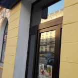 Yami Yami Sushi Na zewnątrz