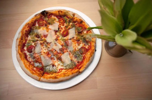 Pizzeria Quattro food