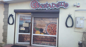 Pizzeria Warka Exterior