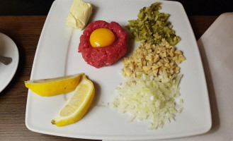 Kandefer. And Comida