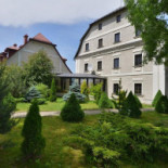 Centrum Szkoleniowo-edukacyjne Parku Narodowego Gór Stołowych Na zewnątrz