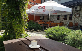 Kanion Pizza Exterior