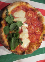 Pizzeria Italia food