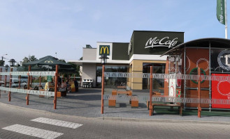 Mcdonald's outside