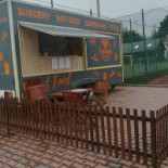 Fast-food Zapiekanki Hamburgery Hotdogi Napoje Na zewnątrz