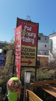 Tawerna Pod Ponurą Małpą outside