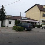 Kapsel Kuhn A Na zewnątrz