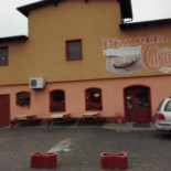 Della Casa. Pizzeria Na zewnątrz