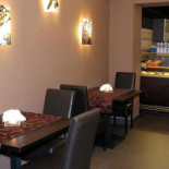 Hanna Sidor Cafeteria Crem Wewnątrz