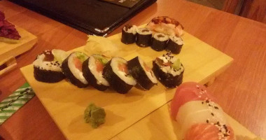 Jani Sushi food