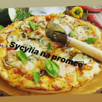 Pizzeria Caramba food