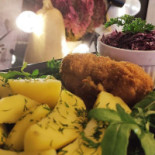 Bowling Pub Pizza food