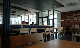 Kfc Skierniewice Shell À l'intérieur