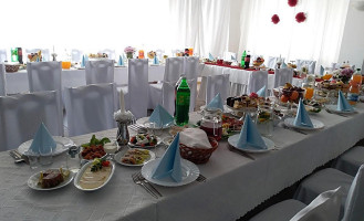 Renia À l'intérieur