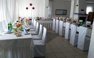 Renia À l'intérieur