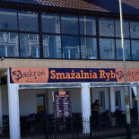 Smażalnia Ryb JaskroŃ Na zewnątrz