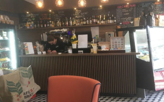 Lodziarnia Palarnia Kawy Kawiarnia Jablonowscy Danuta Jablonowska inside