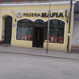 Pizzeria Mafia Na zewnątrz
