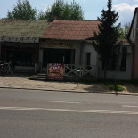 Pizzeria Kasta Na zewnątrz