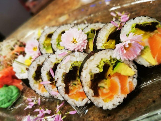 Saska Sushi • Sushi Warszawa • Bezglutenowe • Jedzenie Z Dostawą • Lunch • Sushiburger