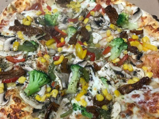 Tri Colore Pizza