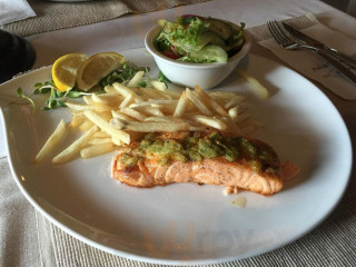 Pub Restauracja Trzy Po Trzy