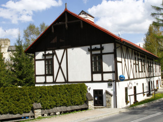Studio 9